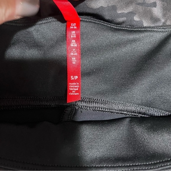 Spanx Faux Leather Camo Leggings Black Size Small 20185 Power Waistband - Picture 7 of 9